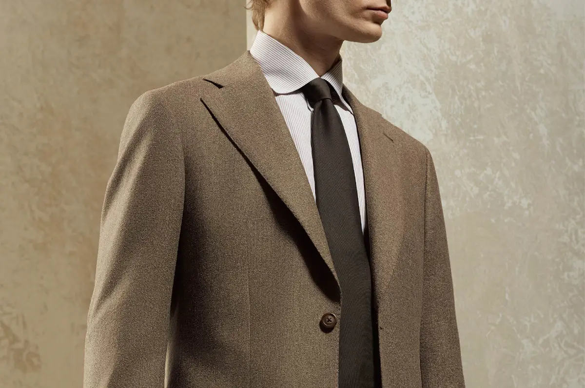 How Tailor-Made Shirts Are Measured For A Perfect Collar